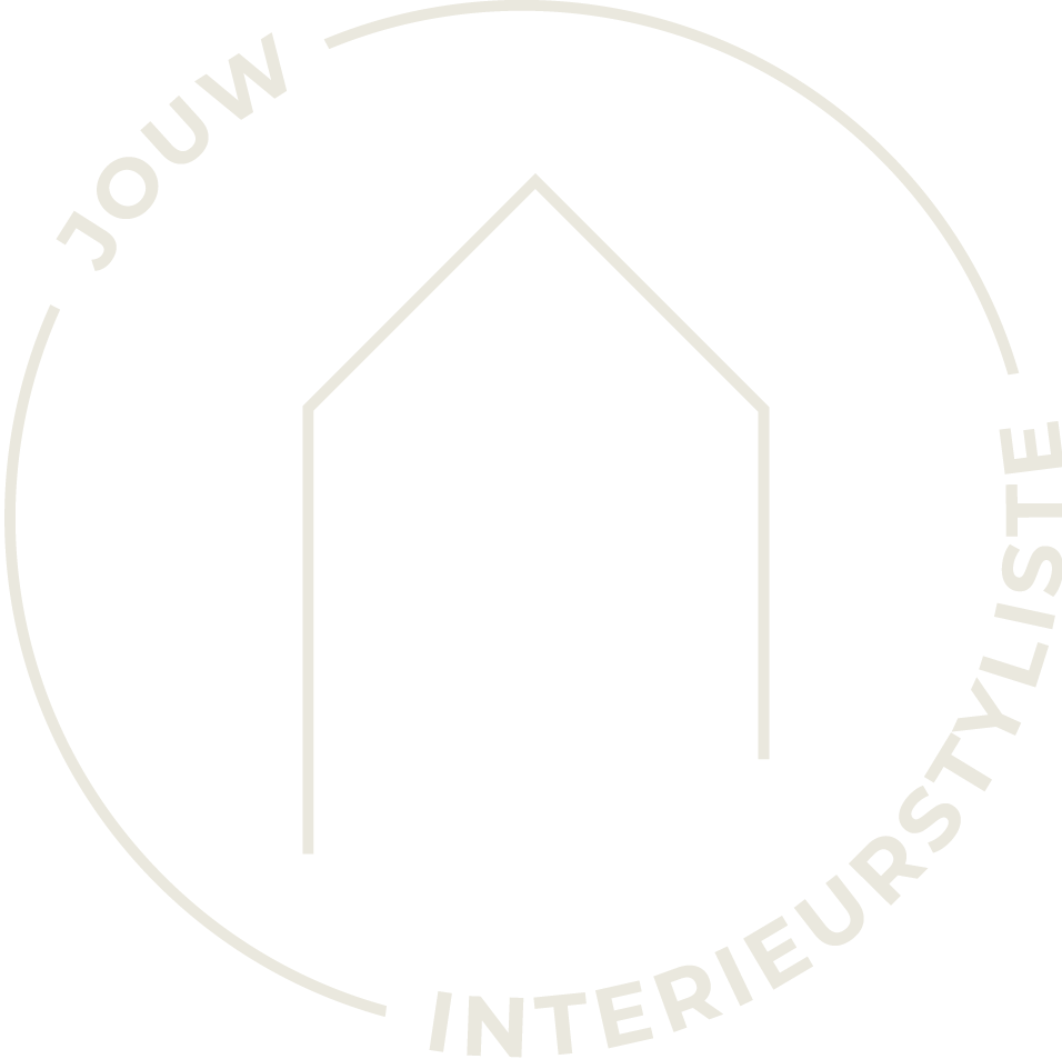 Het lichte logo van Jouw interieurstyliste Samira Khallad, Den Bosch, Noord Brabant